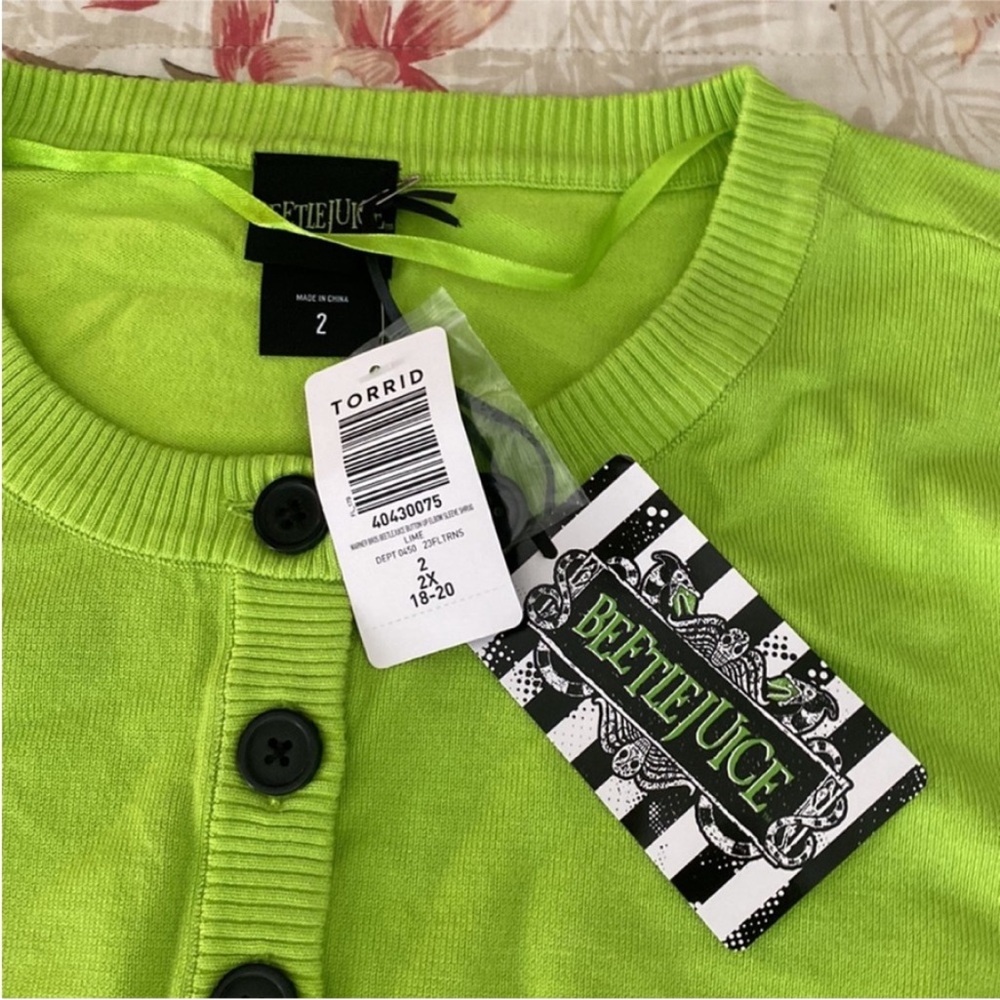 NWT Torrid set - Beetlejuice pinup girl dress and cropped cardigan - Picture 12 of 13